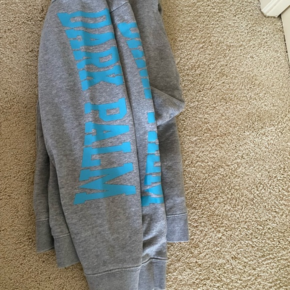 TNA hoodie - Picture 3 of 3